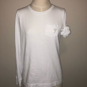 vineyard vines logo tee